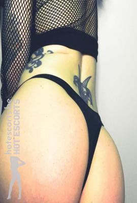 Fluwelen Lotte  Escort Hoevenen